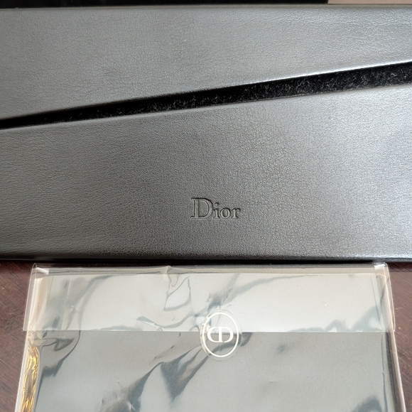 Dior Gold and Black Sunglasses - Picture 7 of 8